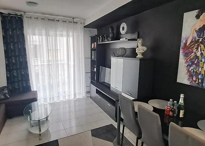 Jakub De Lux Daire Torrevieja